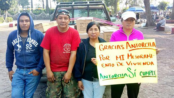 Habitantes de Tláhuac logran calentadores solares y material para vivienda