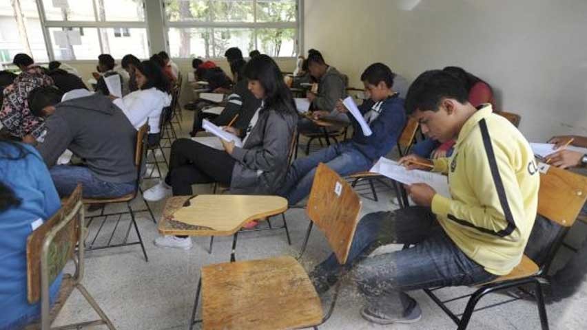 Acusan desastre educativo en Michoacán