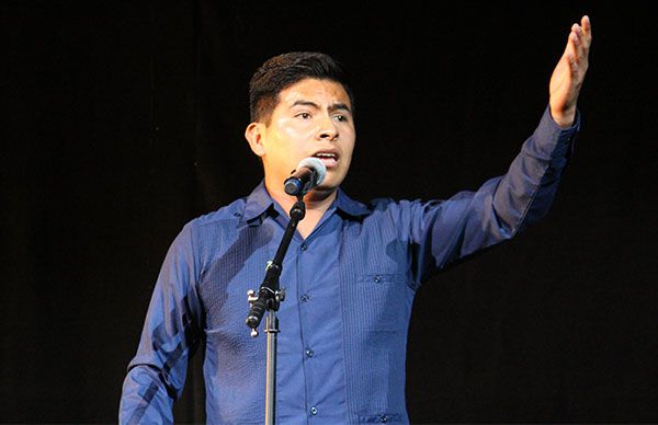 Agradecen a Antorcha por enseñar a declamar