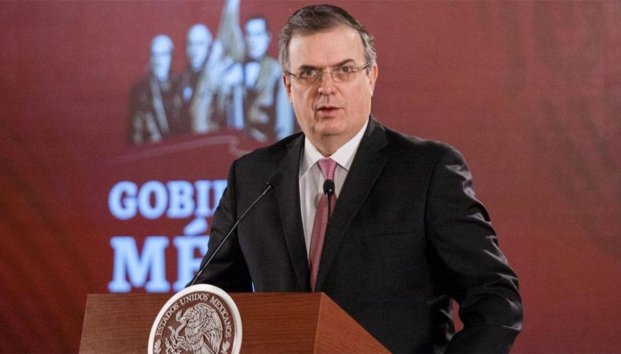 Ebrard ofrece ayuda para Notre Dame