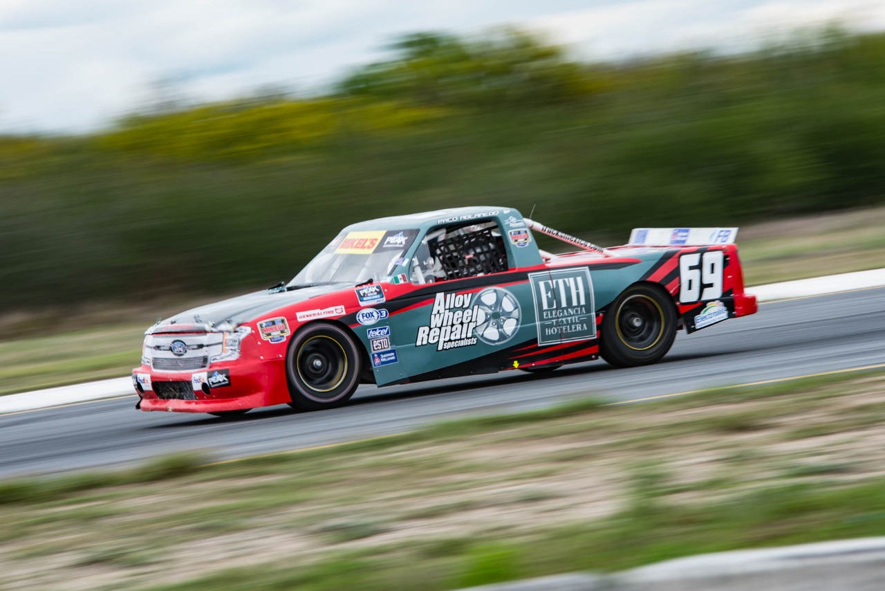Buen debut de Paco Ablanedo en Trucks de Nascar en Monterrey