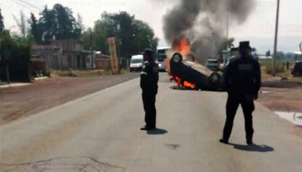 Intentan linchar a tres ladrones de vehículos