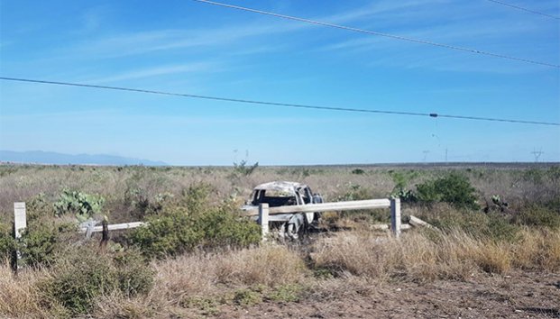 Vuelca camioneta y se calcina en la 57