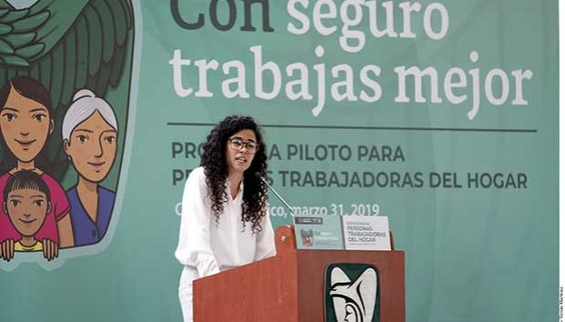 Reubican a becarios por irregularidades