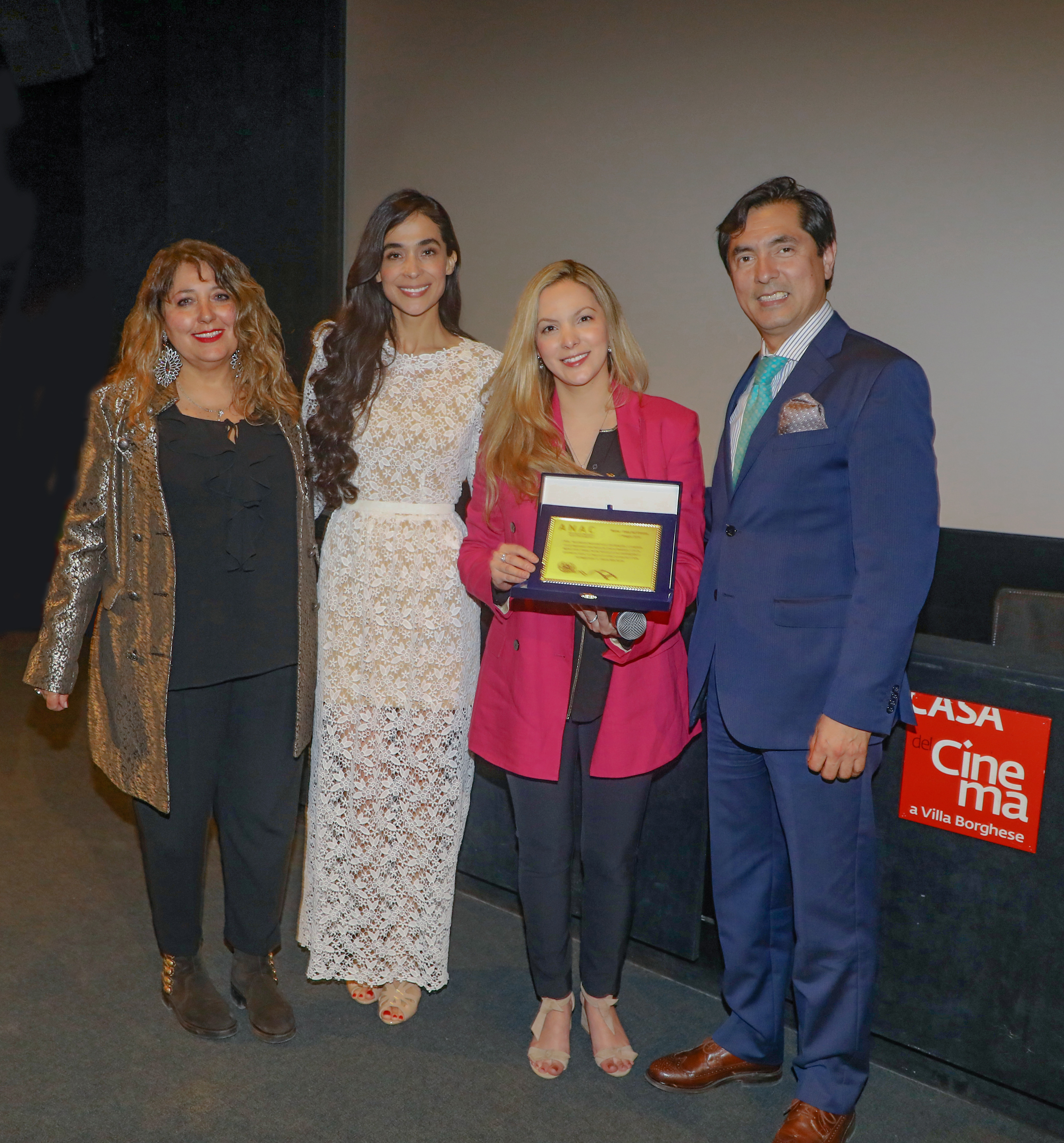 Mexicana Lorena Villarreal recibe reconocimiento de ANAC, asociación de cine más importante de Italia