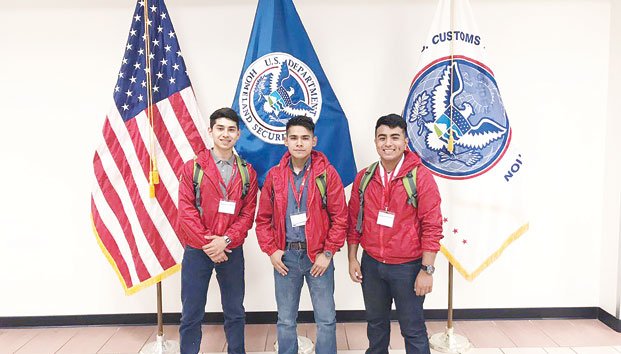 Destacan estudiantes en mundial de ciencias