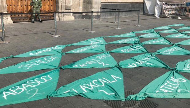 Piden legalización del aborto en Palacio Nacional
