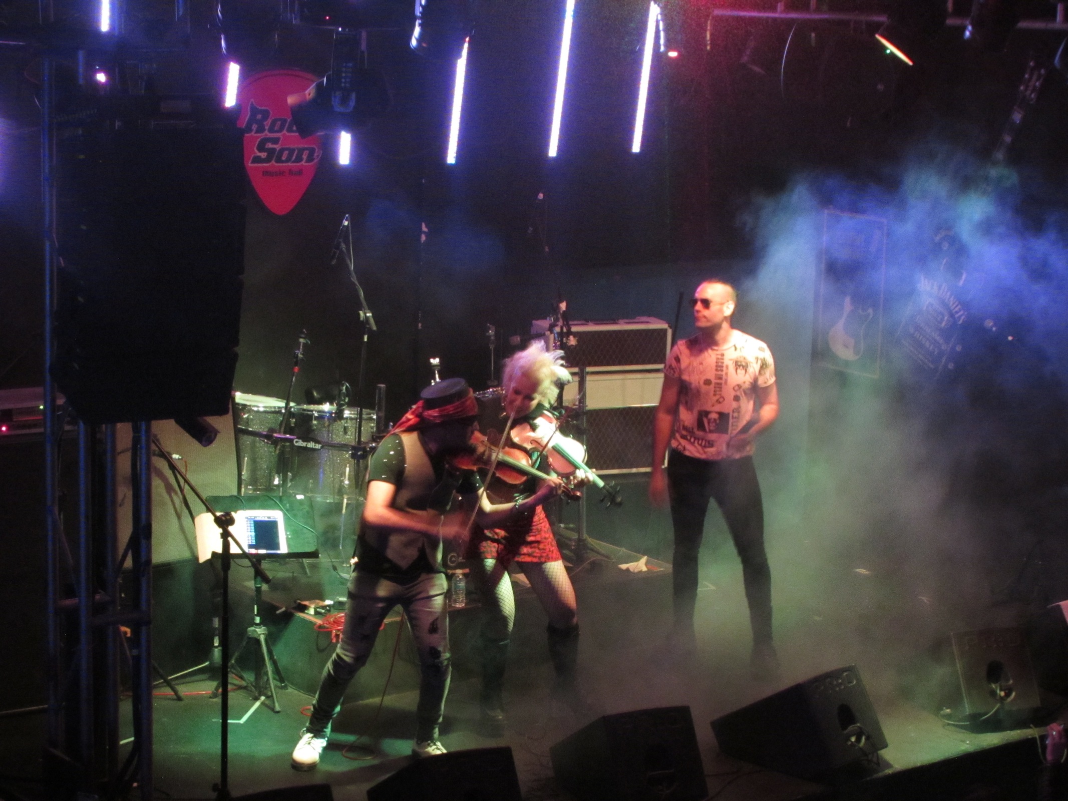 Violinista española Judith Mateo se presentó con gran éxito en Rock Son Centro