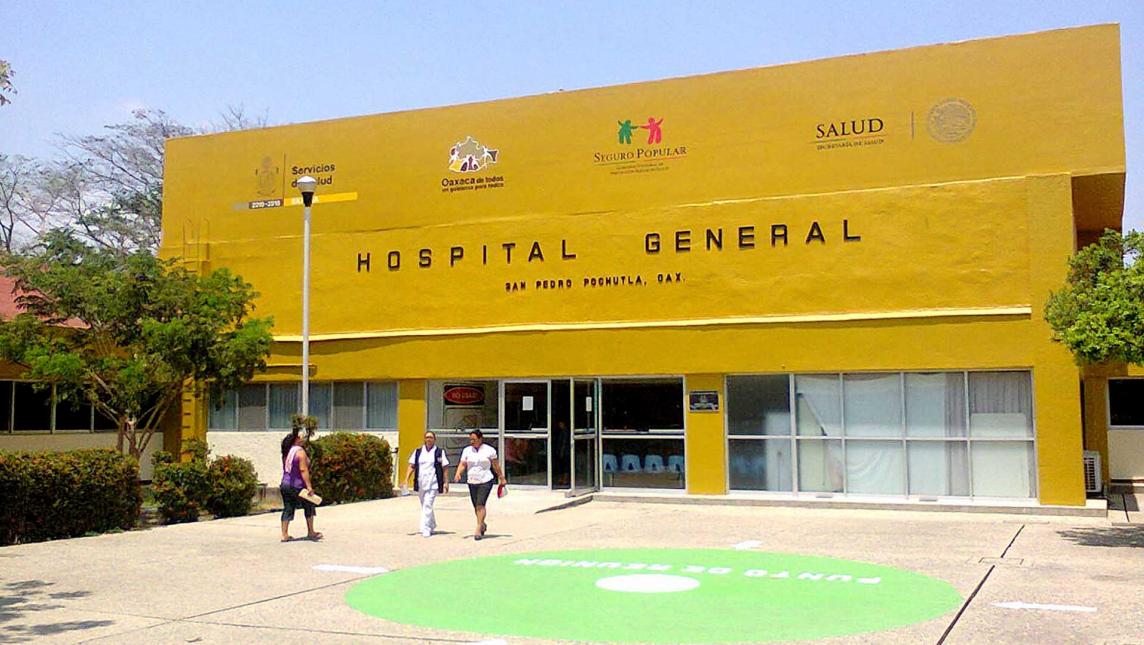 Promete AMLO terminar 54 hospitales en Oaxaca