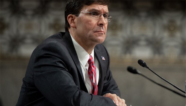 Senado de EU nombra a Mark Esper secretario de Defensa