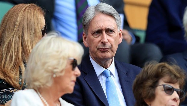 Renuncia Philip Hammond como ministro del Reino Unido