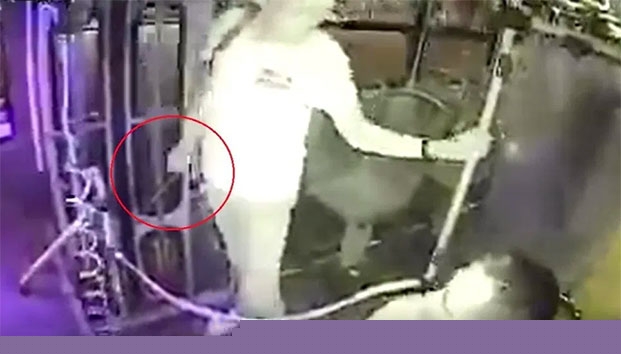 Asaltan a chofer de microbús con machete en Guadalajara