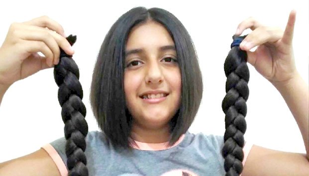 Dona su cabello para pacientes con cáncer