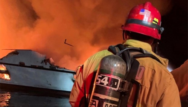 Hallan 25 cadáveres tras incendio de barco en California