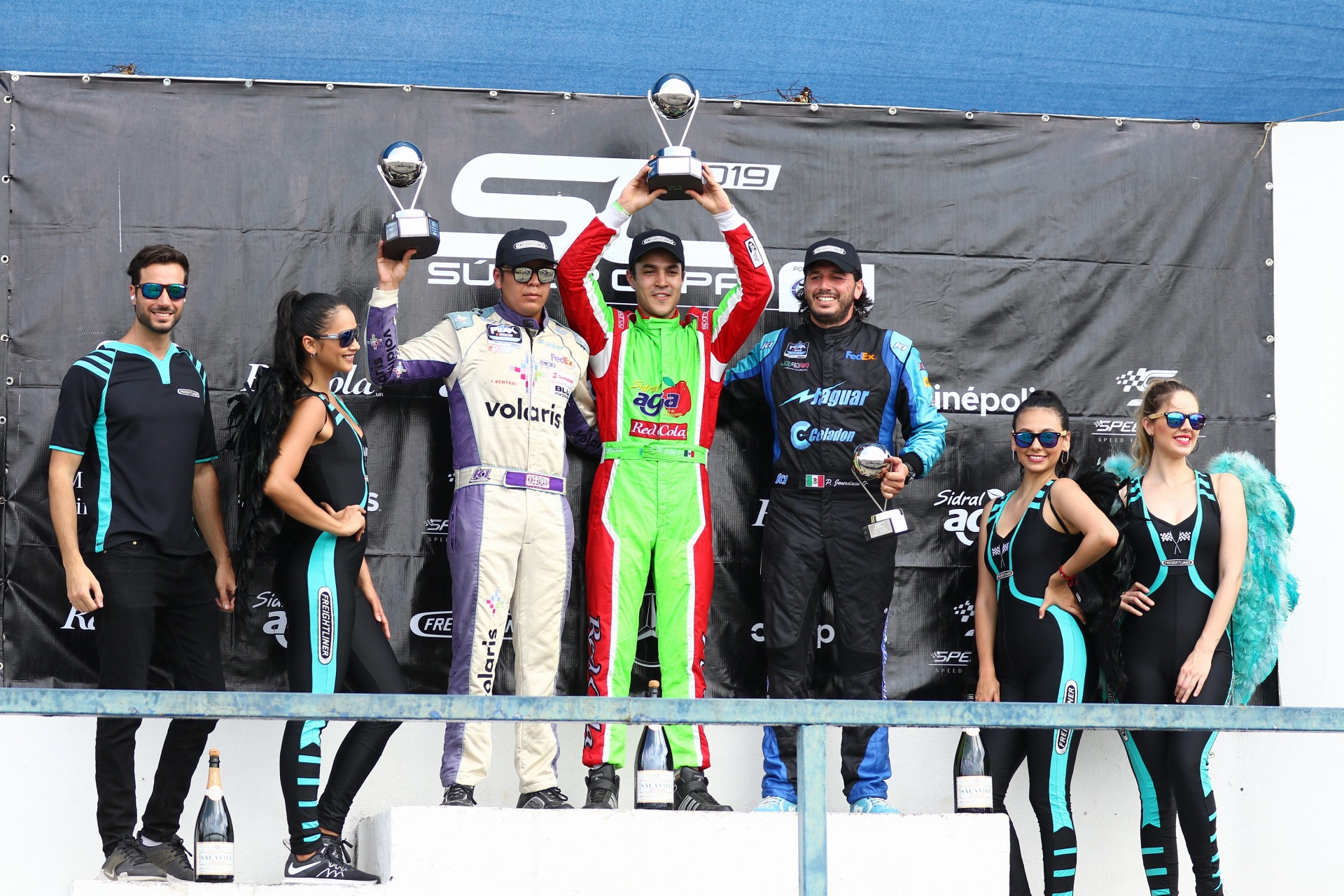 Salvador de Alba Jr., se impuso en Copa Mercedes-Benz