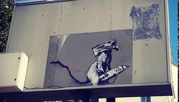 Roban graffiti de Banksy en París