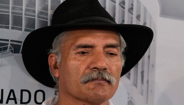 Mireles lo vuelve a hacer; así se refirió a una mujer