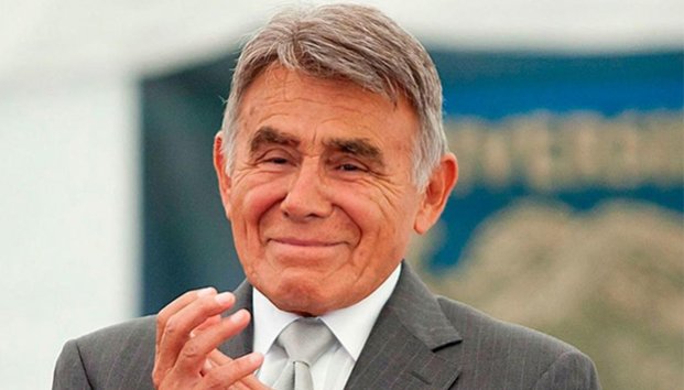 Operan con éxito al actor Héctor Suárez