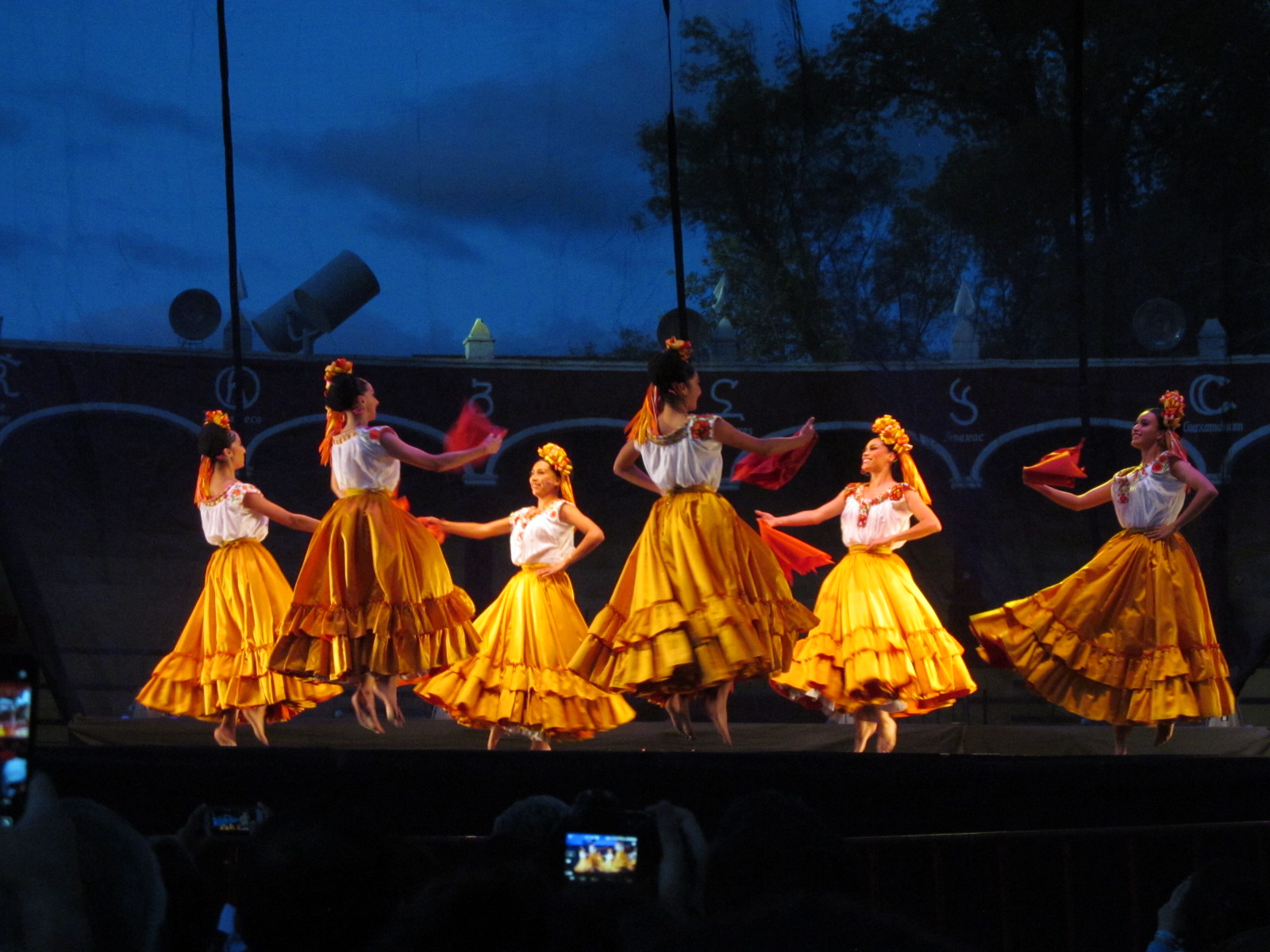 Despide Tlaxcala al Cervantino con gran ovación para el ballet de Amalia Hernández