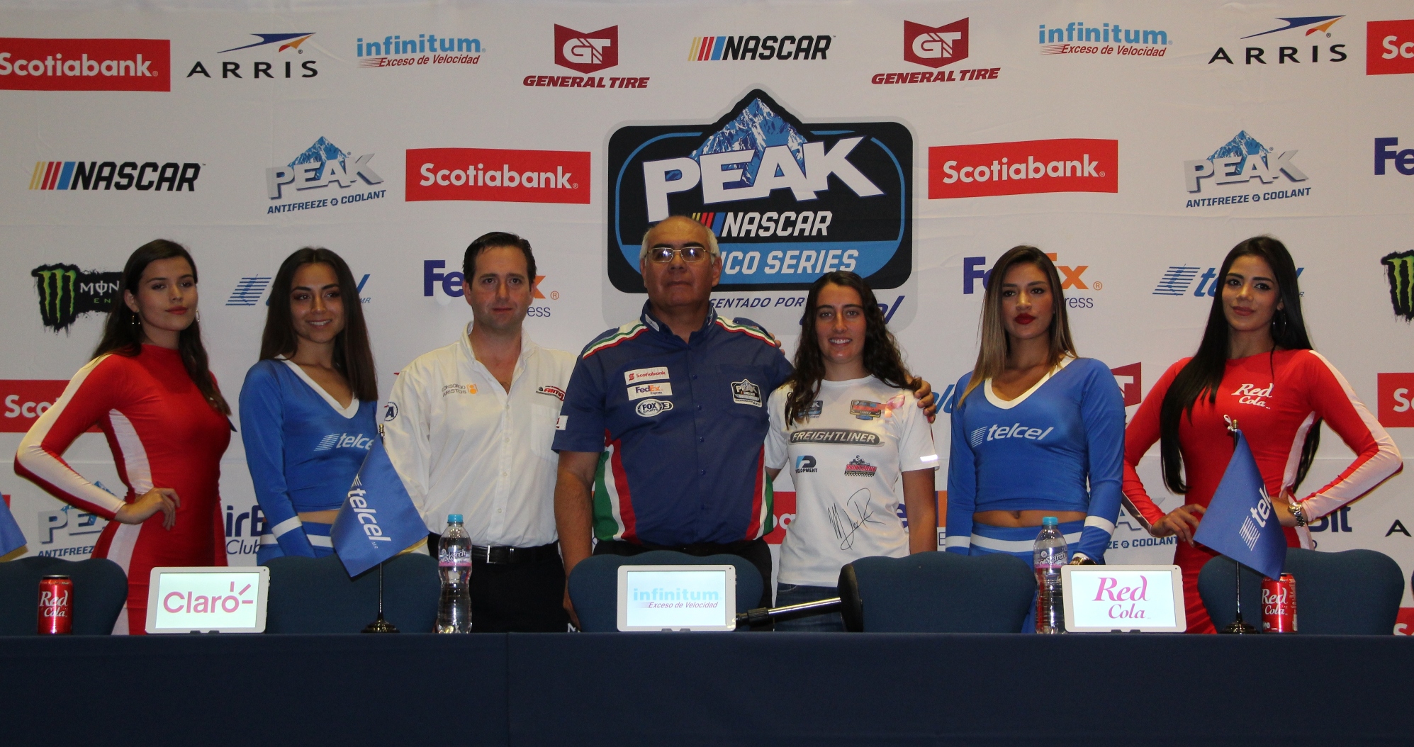 Presentan Nascar Peak en Puebla