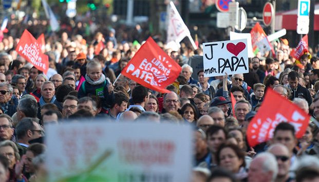 Marchan en Francia contra reproducción asistida a lesbianas y solteras