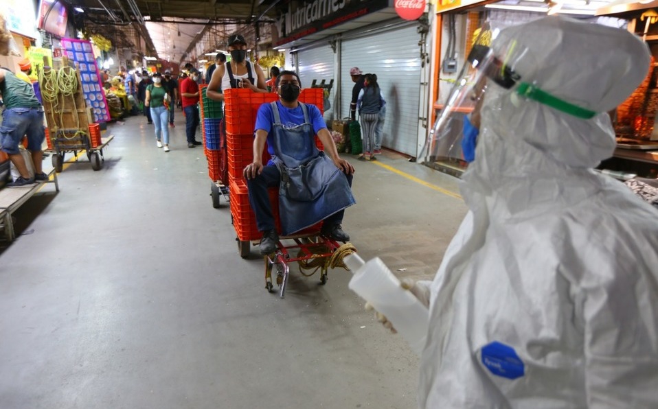 Muertes y contagios tiran 75% ventas en la Central de Abastos