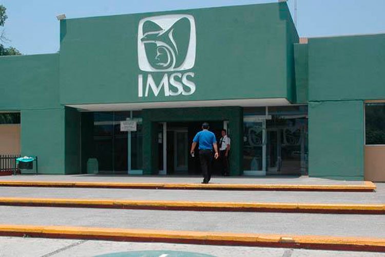 En plena pandemia, el IMSS se ocupa en la defensa electoral de AMLO