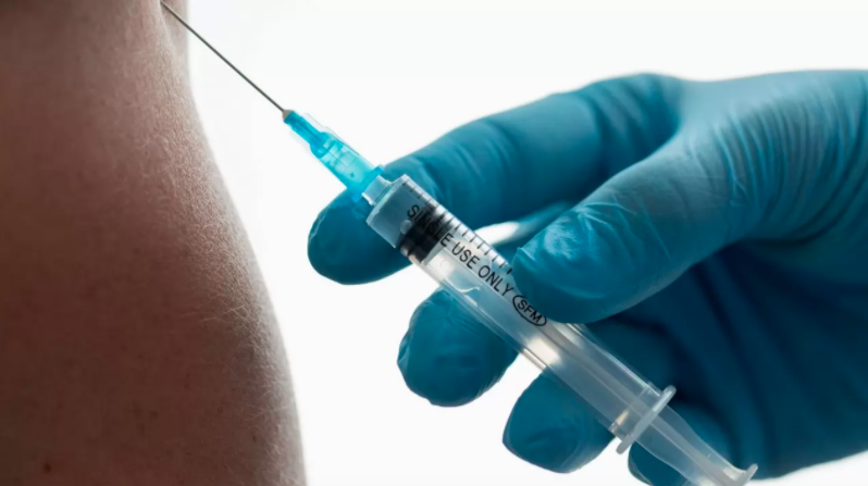 Vacuna contra Covid de Oxford produce respuesta inmunológica en ancianos y jóvenes: AstraZeneca