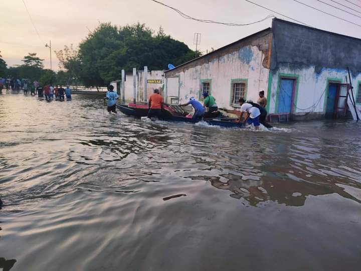 Denuncian olvido y piden auxilio en Tepetitán, cuna de AMLO
