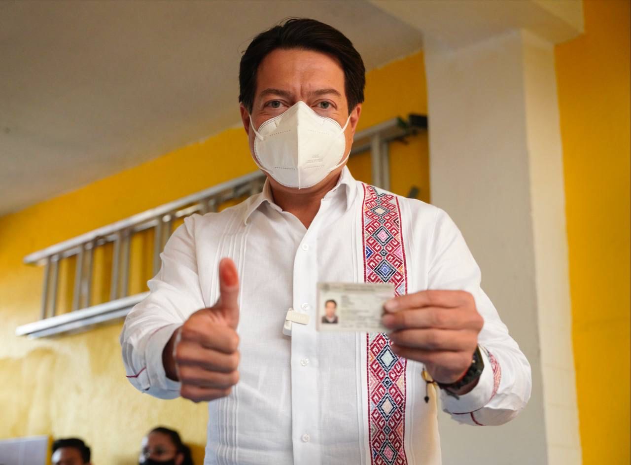 Multan a Morena por atribuirse la vacunación contra el Covid-19