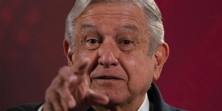 AMLO va por la eliminación del INE con Reforma Electoral