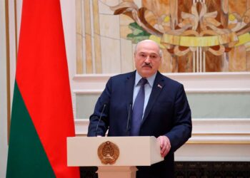 Lukashenko afirma que Occidente “apretará” a Rusia hasta que “la ponga de rodillas”
