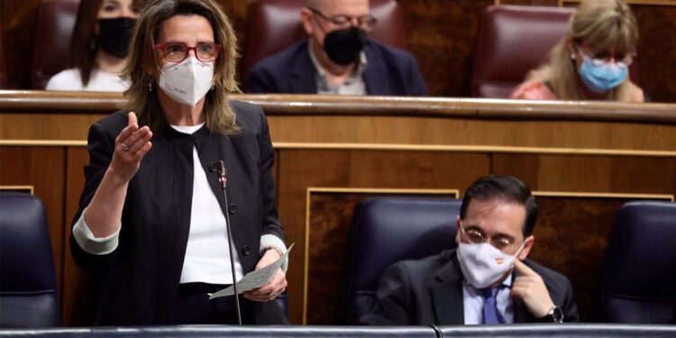 España y Portugal alcanzan un acuerdo político con Bruselas para limitar el precio del gas