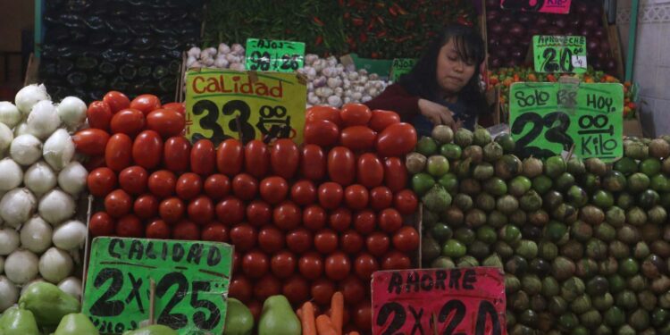 Inflación general de México se habría acelerado en marzo a su mayor nivel en lo que va del 2022: Reuters