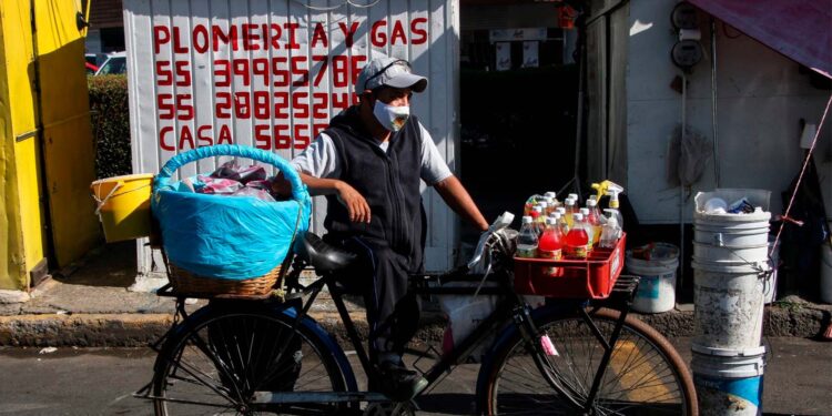 Trabajo informal ‘esclaviza’ a 31.6 millones de mexicanos
