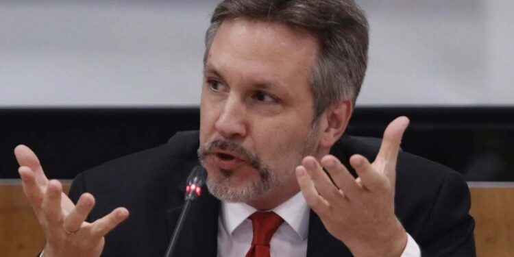 John Ackerman culpa a Mario Delgado por derrota de Morena en San Lázaro