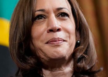 Kamala Harris da positivo a Covid-19