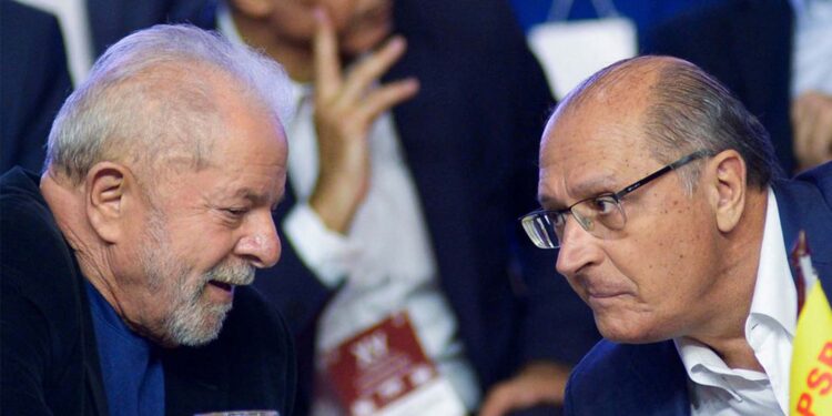 Lula apuntala las alianzas partidarias para las elecciones de Brasil en octubre