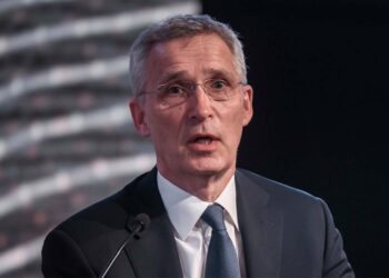 La OTAN se prepara para desplegar una presencia militar permanente en el este de Europa: Stoltenberg