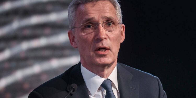 La OTAN se prepara para desplegar una presencia militar permanente en el este de Europa: Stoltenberg