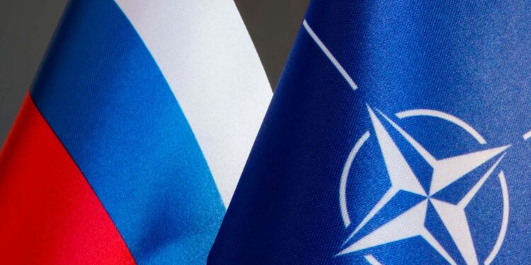 Rusia no está en guerra con la OTAN, pero ésta sí parece estarlo: Serguéi Lavrov