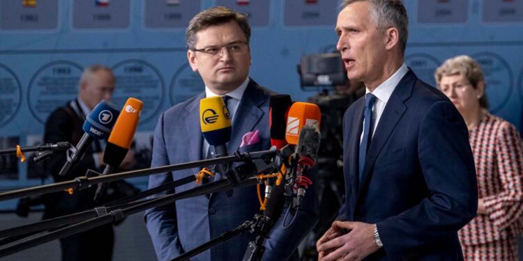Ucrania pide a la OTAN acelerar el envío de armas