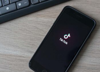 Los ingresos publicitarios de TikTok superarán a Twitter y Snapchat en 2022: informe