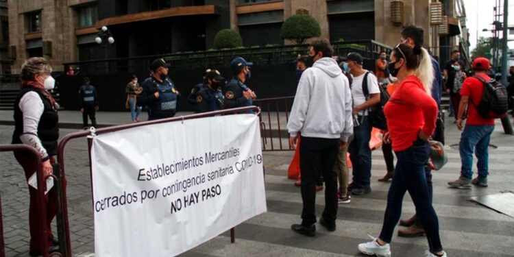 CDMX elimina tapetes y toma de temperatura para ingresar a establecimientos
