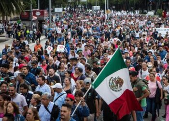 La oposición, con el pueblo, podrá detener a AMLO y la 4T