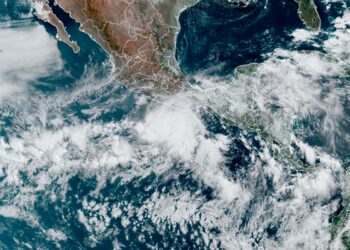 Huracán Agatha se degradó a categoría 1