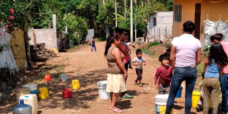 Gobierno Coatepec, Vercruz, deja sin agua a sus habitantes en temporada de calor