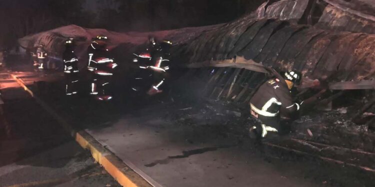 Se incendia instalación de la Guardia Nacional en Iztapalapa