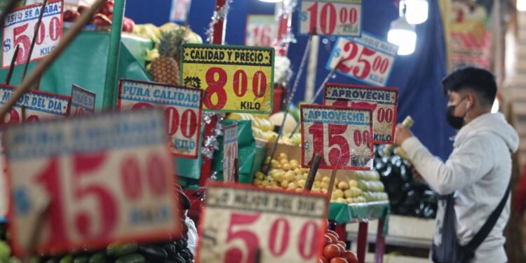 Aguacate, huevo y jitomate mantienen alta la inflación en primera quincena de mayo