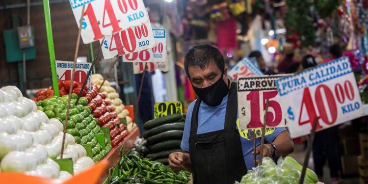 Inflación no da tregua a México y marca nuevo récord con riesgos de seguir aumentando; se ubica en 7.68%